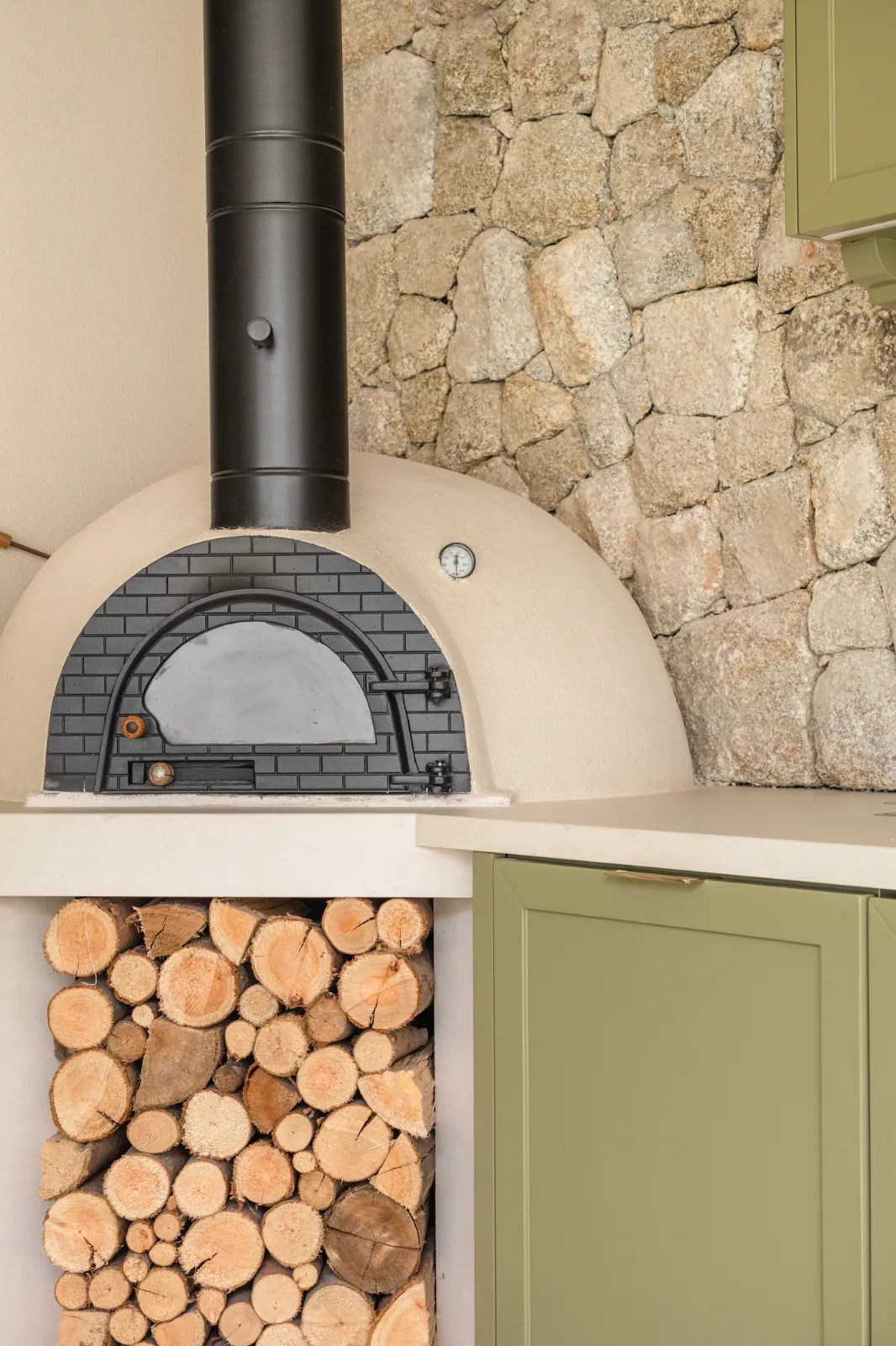 Casa Bem-Te-Vi, detalhe do forno a lenha