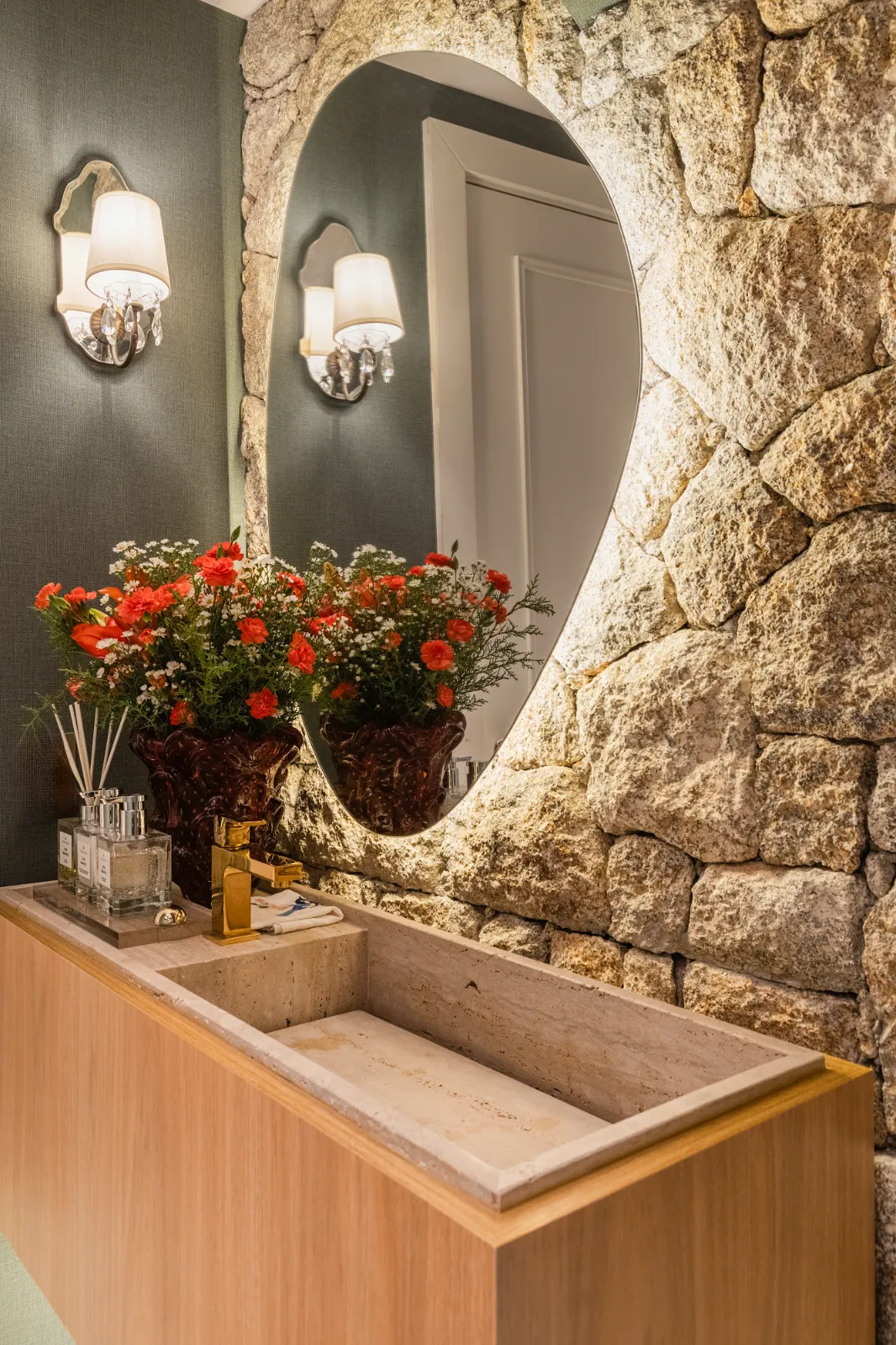 Casa Bem-Te-Vi, lavabo de pedra