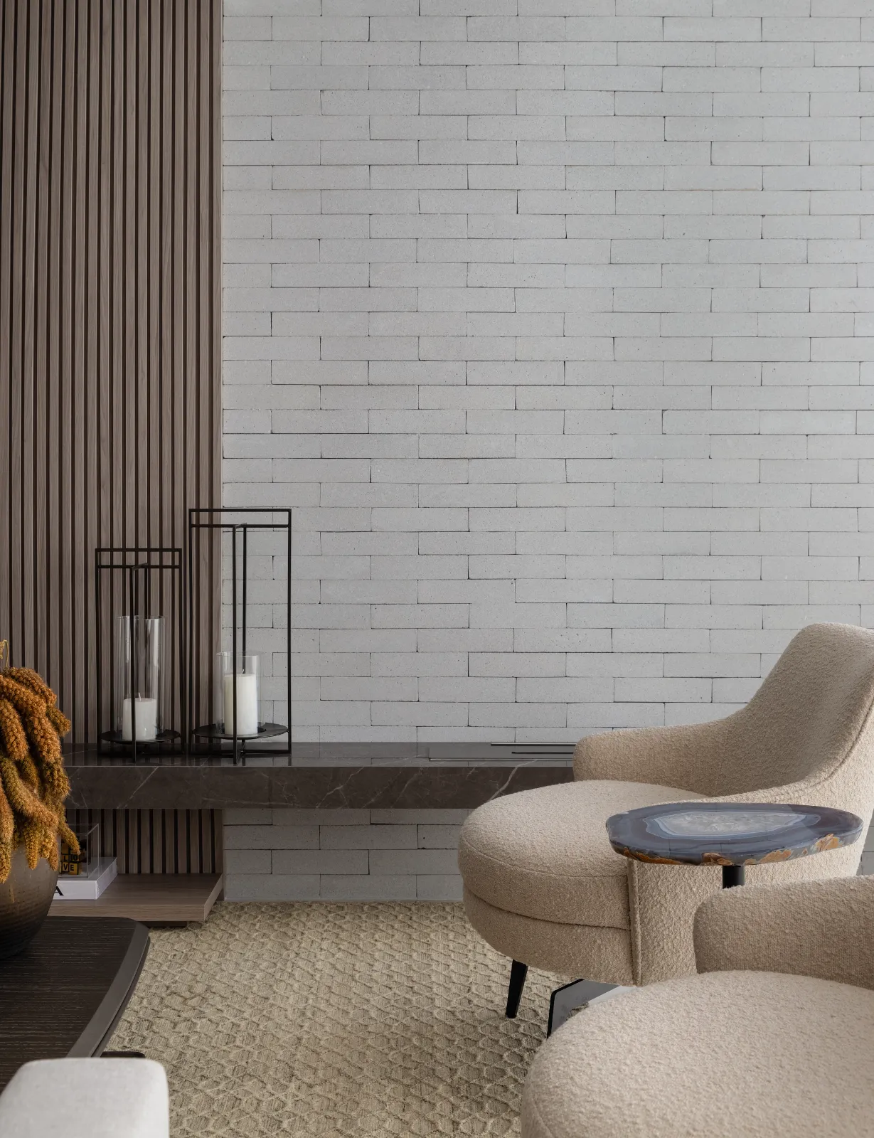 Apartamento Cardeal, detalhe do aparador junto ao tijolinho
