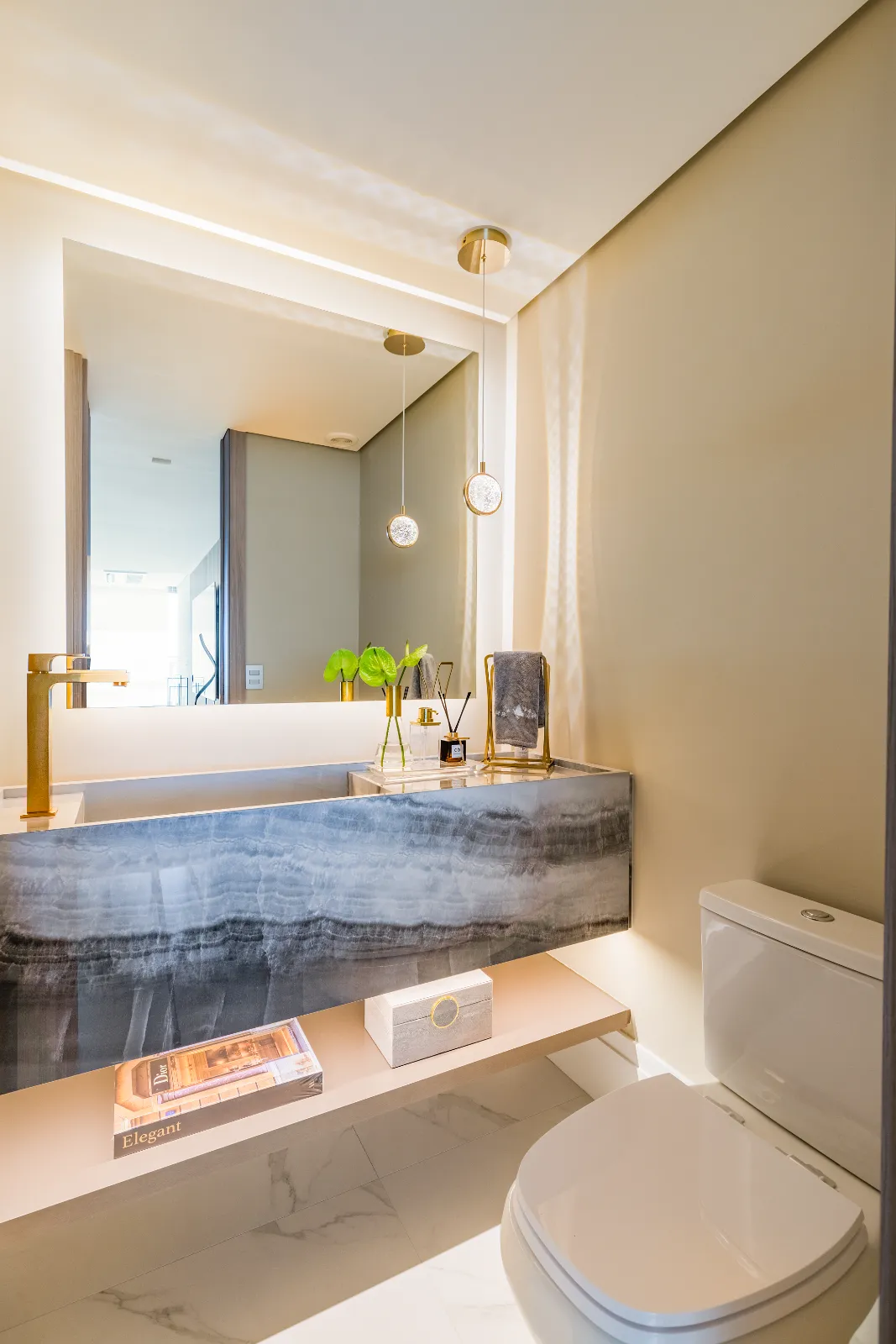Apartamento Cardeal, lavabo com cuba de ônix