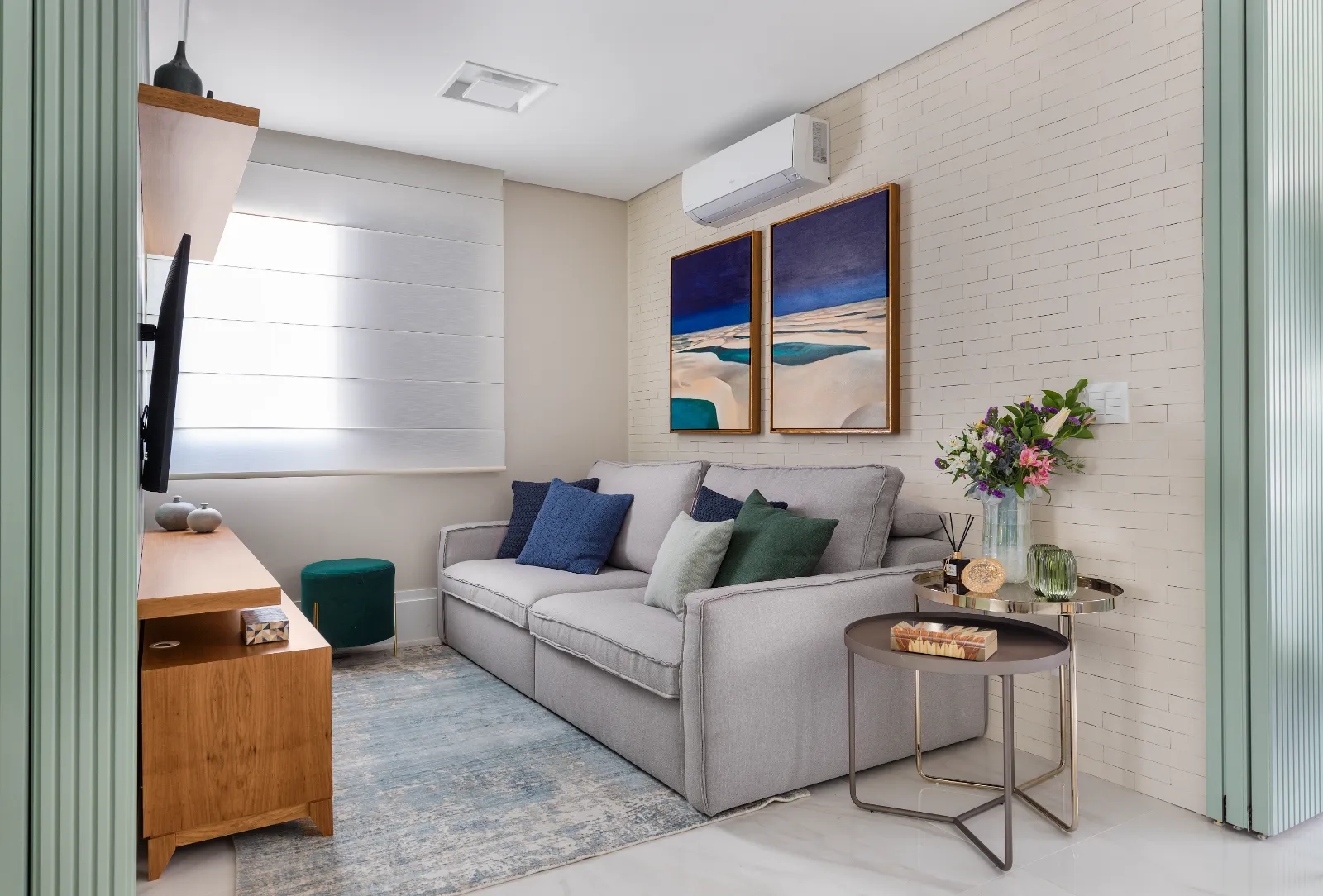Apartamento Rouxinol, living amplo