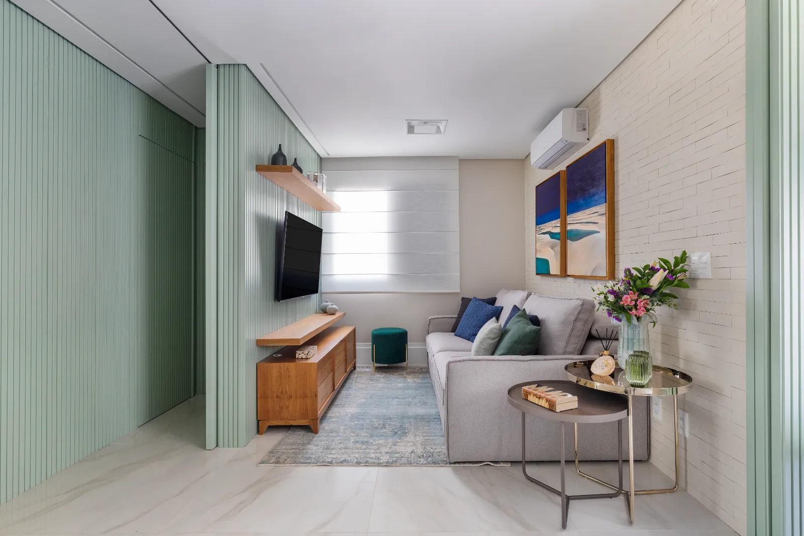 Apartamento Rouxinol, living visto da entrada