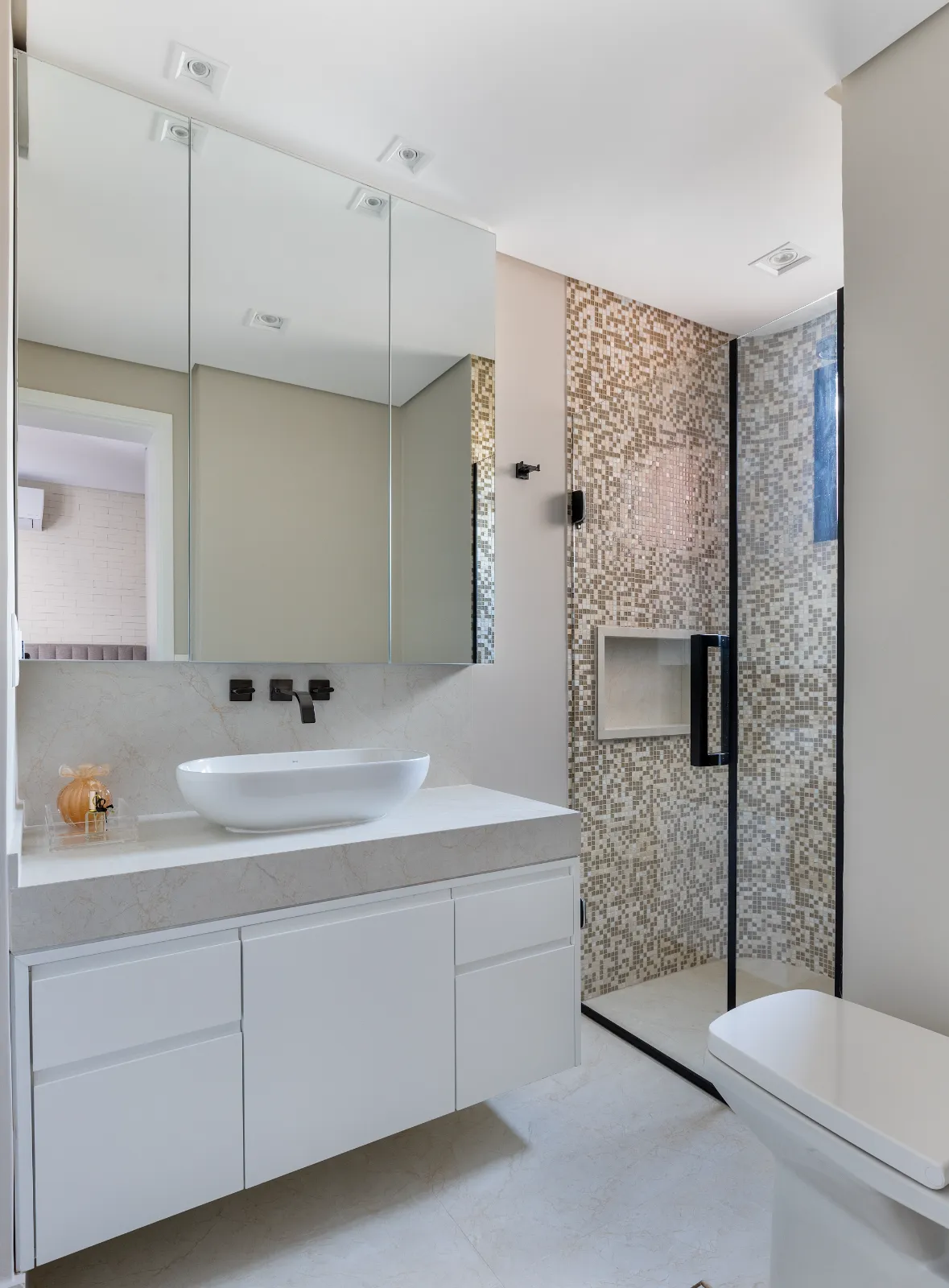 Apartamento Rouxinol, banheiro com pastilhas
